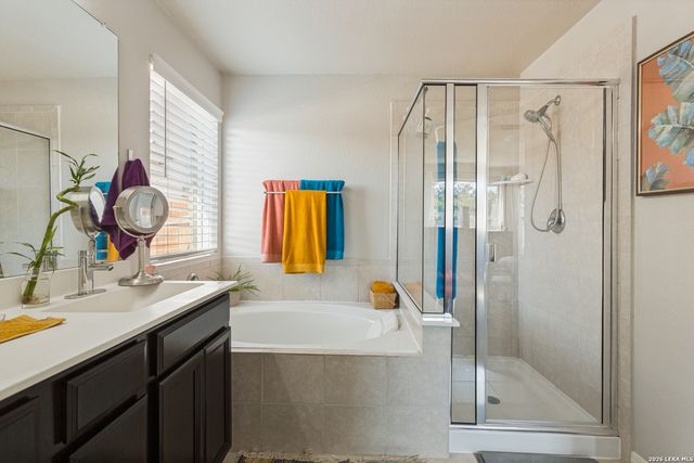 8852 Straight Oaks, San Antonio, TX 78254
