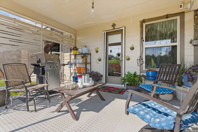 8852 Straight Oaks, San Antonio, TX 78254