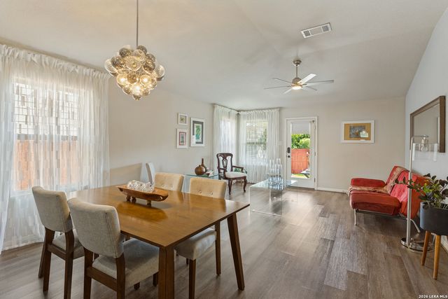 8852 Straight Oaks, San Antonio, TX 78254