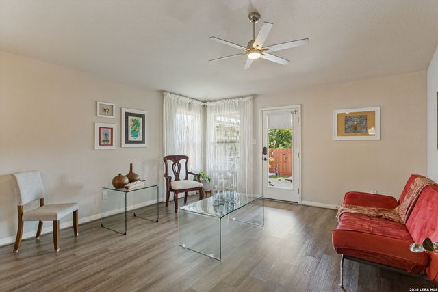 8852 Straight Oaks, San Antonio, TX 78254