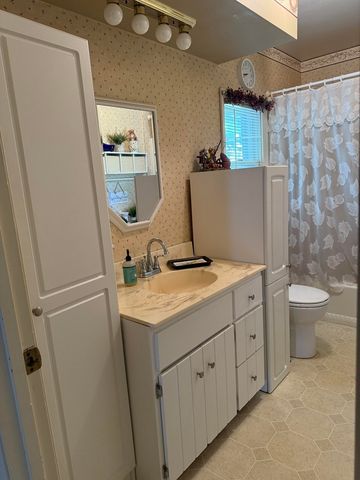 430 E Court Street, Hennepin, IL 61327