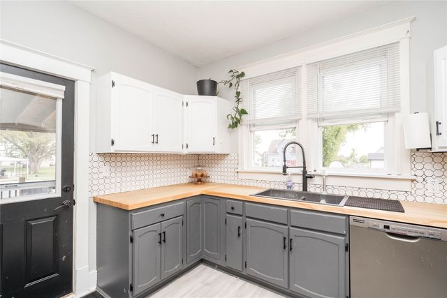 304 SE Jackson Street, Greenfield, IA 50849