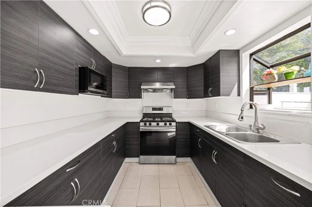 1121 E Grand Ave B, Pomona, CA 91766