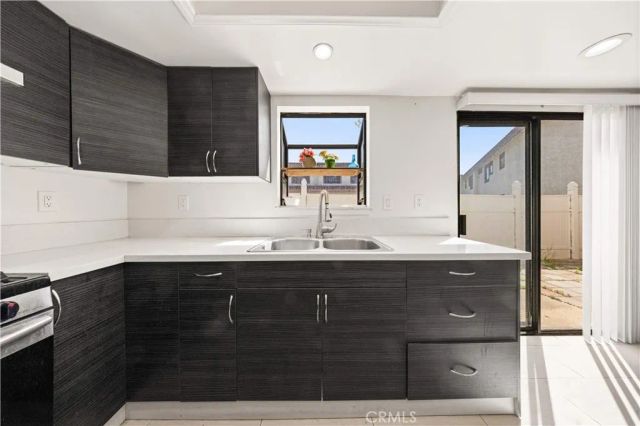 1121 E Grand Ave B, Pomona, CA 91766