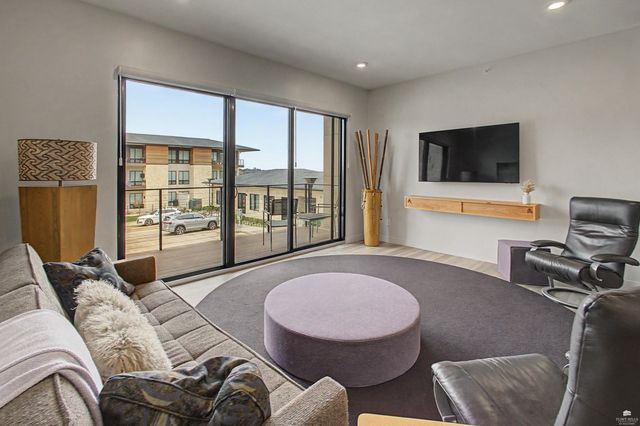 3010 Fieldhouse Cir Apt 108, Manhattan, KS 66503