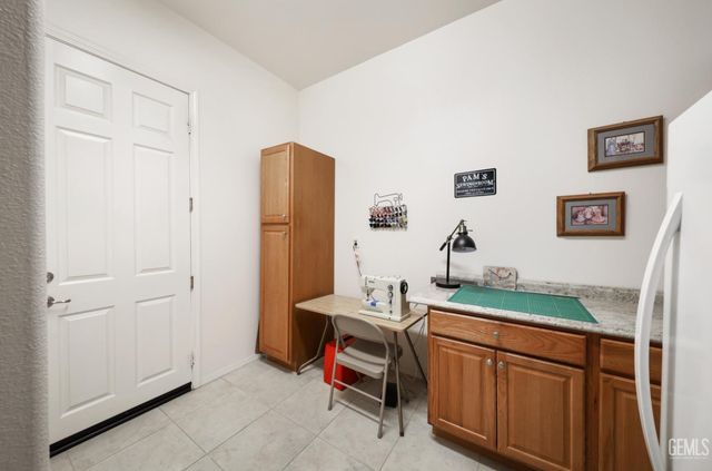 9801 Tallin Place, Bakersfield, CA 93306