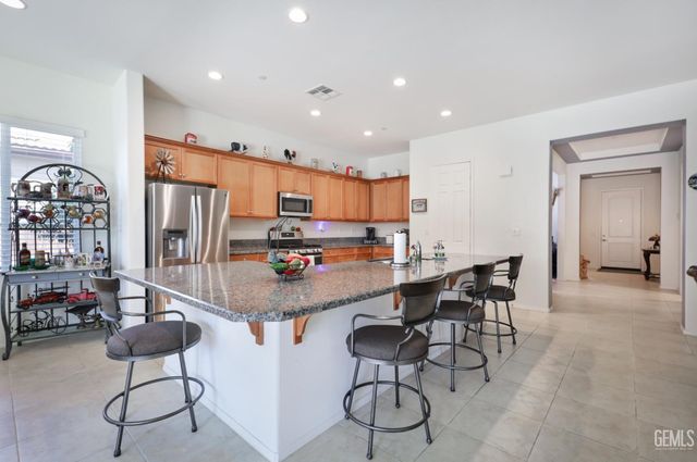 9801 Tallin Place, Bakersfield, CA 93306