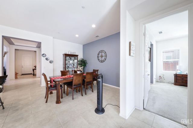 9801 Tallin Place, Bakersfield, CA 93306
