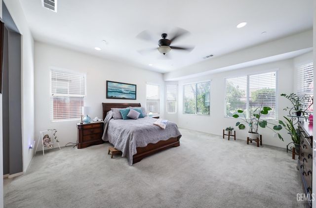 9801 Tallin Place, Bakersfield, CA 93306