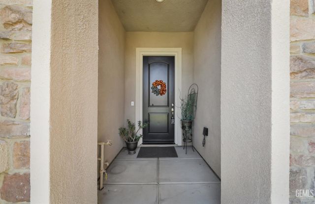9801 Tallin Place, Bakersfield, CA 93306