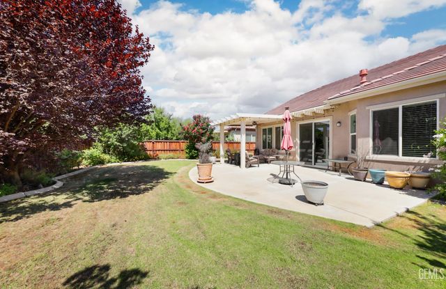 9801 Tallin Place, Bakersfield, CA 93306