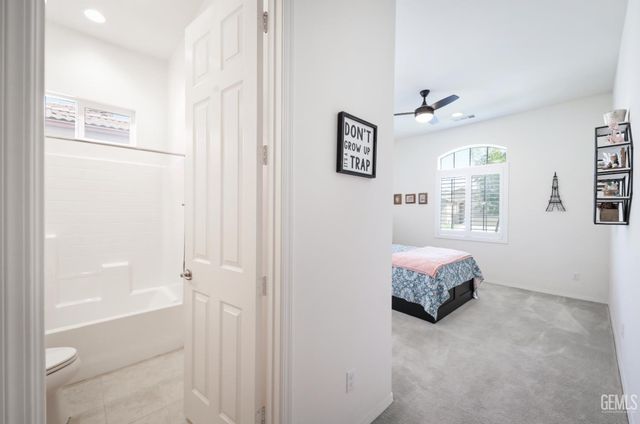 9801 Tallin Place, Bakersfield, CA 93306