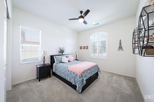 9801 Tallin Place, Bakersfield, CA 93306