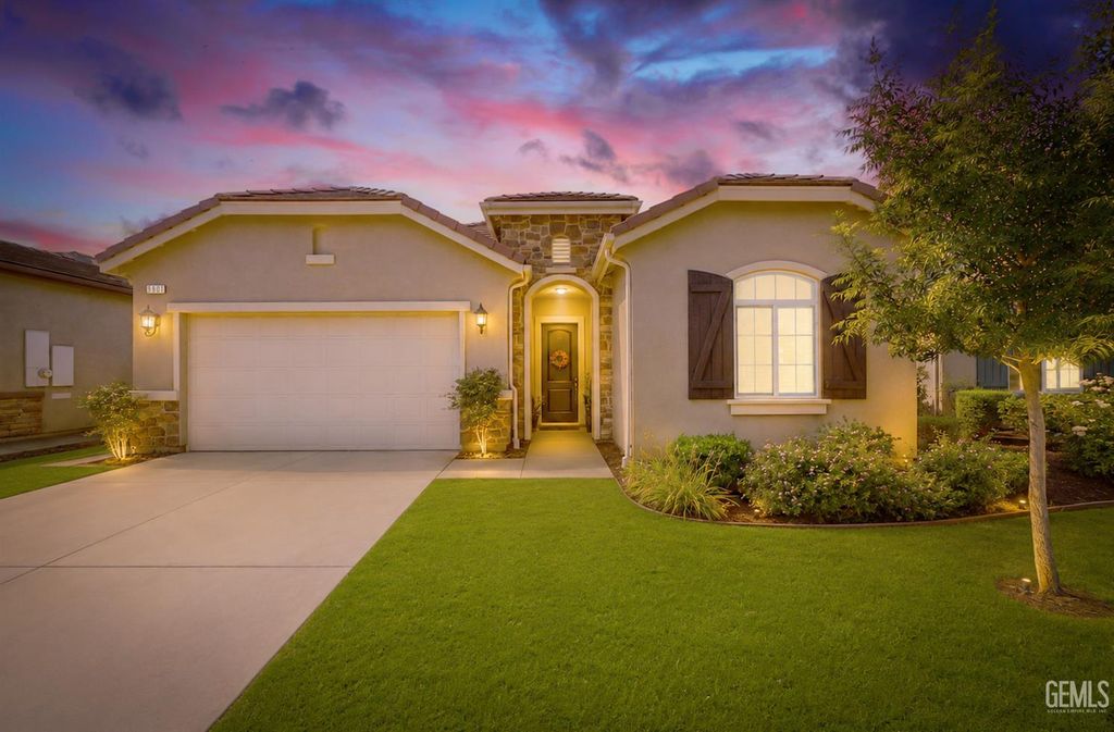 9801 Tallin Place, Bakersfield, CA 93306