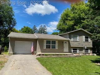 9523 Waite Drive, Fenton, MI 48430