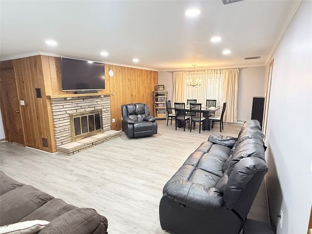 2713 W 24TH Street, Erie, PA 16506