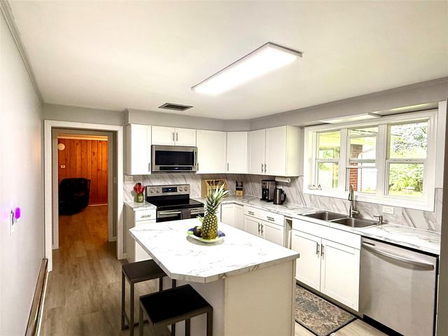 2713 W 24TH Street, Erie, PA 16506