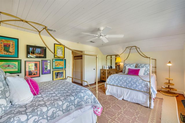 2730 Wunderlich RD, Fayetteville, TX 78940