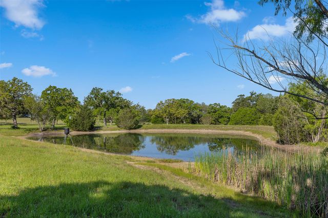 2730 Wunderlich RD, Fayetteville, TX 78940
