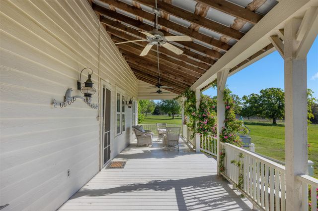 2730 Wunderlich RD, Fayetteville, TX 78940