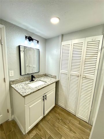 18107 LAKE FRONT DRIVE, Lutz, FL 33548