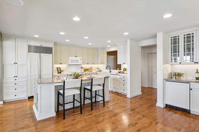 4770 Manitou Road, Excelsior, MN 55331