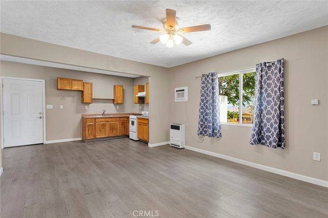 27763 Crestview, Barstow, CA 92311