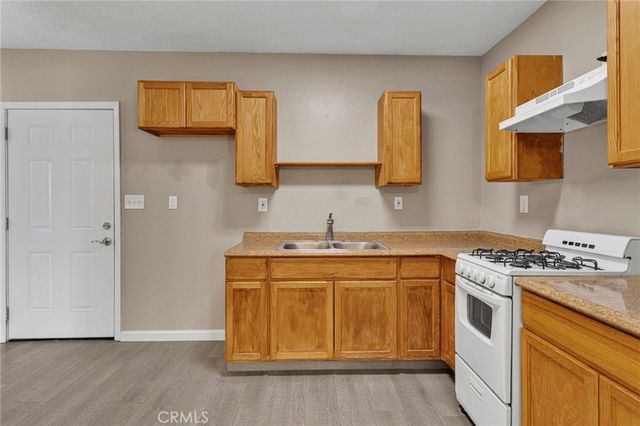 27763 Crestview, Barstow, CA 92311