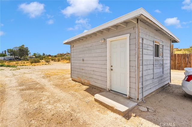 27763 Crestview, Barstow, CA 92311