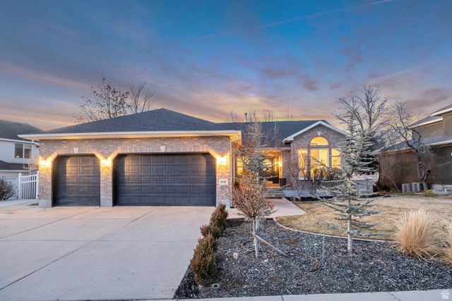 9162 S GLENN ABBEY WAY, Sandy, UT 84093