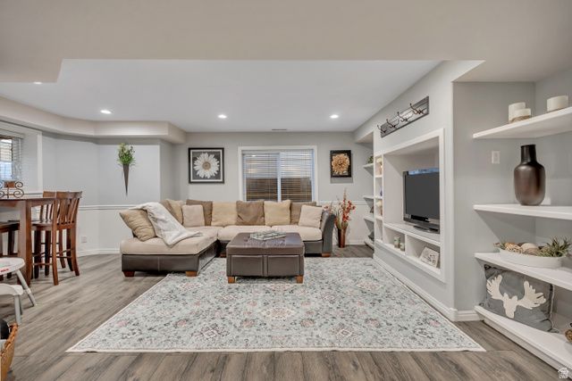 9162 S GLENN ABBEY WAY, Sandy, UT 84093