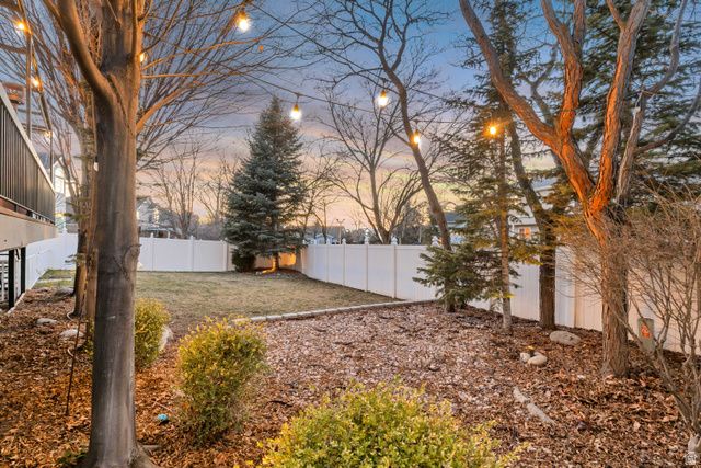 9162 S GLENN ABBEY WAY, Sandy, UT 84093