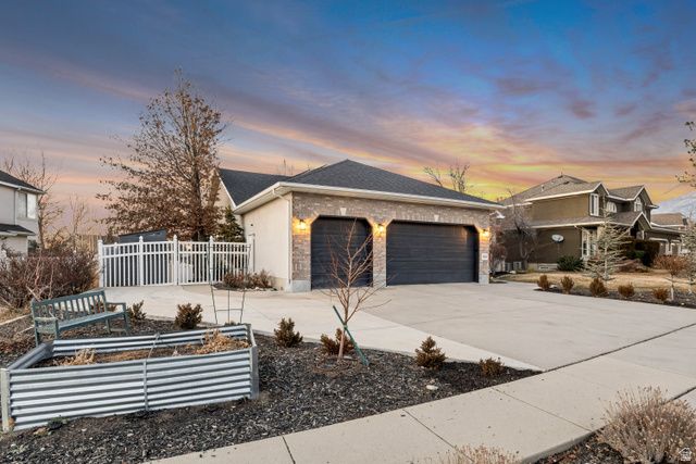 9162 S GLENN ABBEY WAY, Sandy, UT 84093