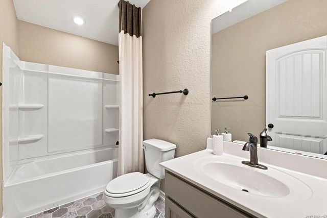 5111 BELLEZA DR, San Antonio, TX 78261