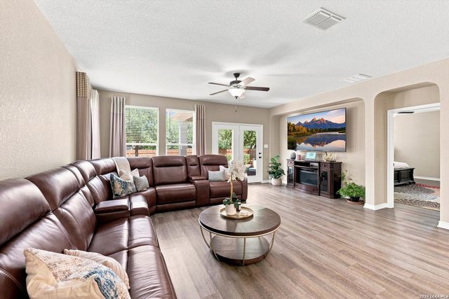 5111 BELLEZA DR, San Antonio, TX 78261