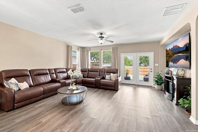 5111 BELLEZA DR, San Antonio, TX 78261