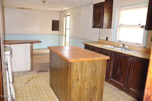 191 Bedrock Drive, Dryden, VA 24243