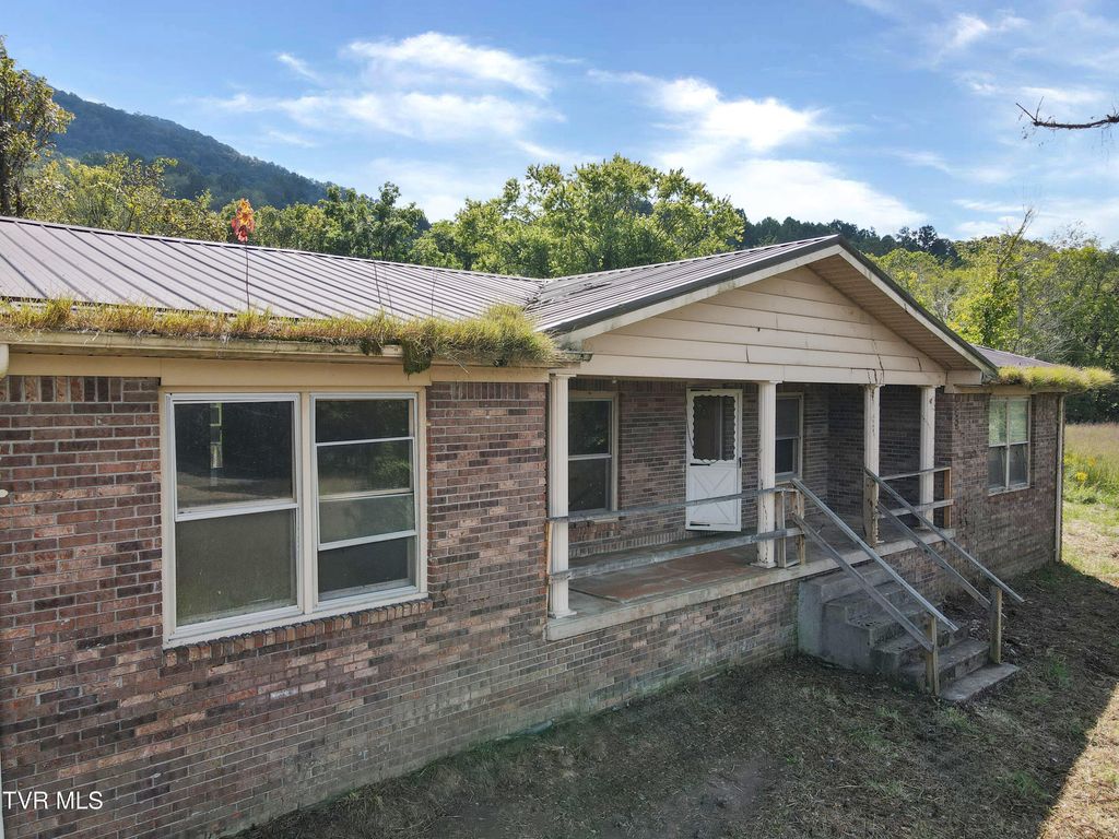 191 Bedrock Drive, Dryden, VA 24243