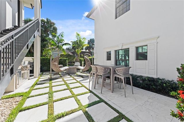 6536 Highcroft DR, Naples, FL 34119