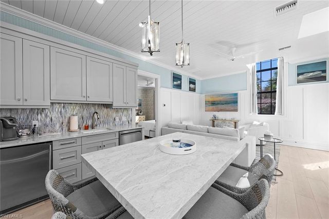 6536 Highcroft DR, Naples, FL 34119