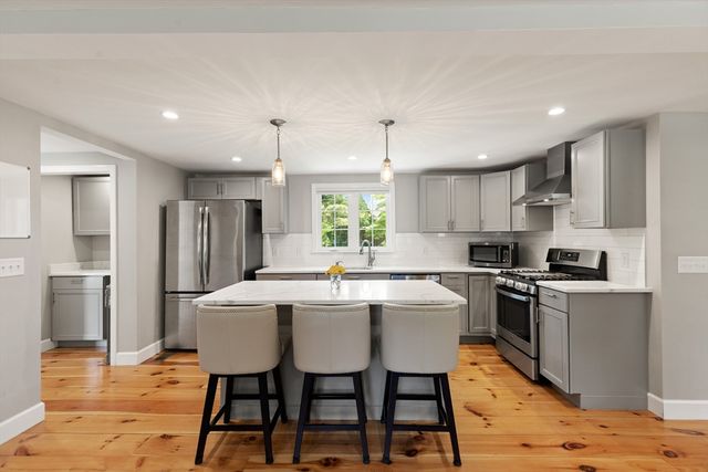 14 Bruce Ln, Wenham, MA 01984