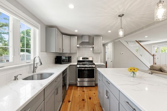 14 Bruce Ln, Wenham, MA 01984