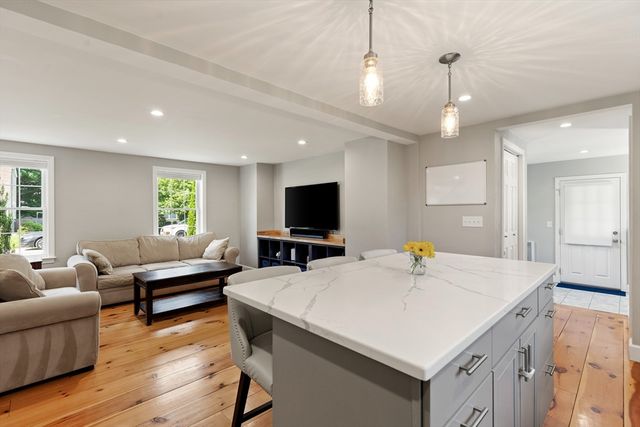 14 Bruce Ln, Wenham, MA 01984