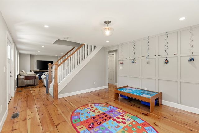 14 Bruce Ln, Wenham, MA 01984