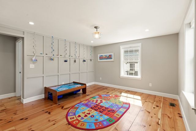 14 Bruce Ln, Wenham, MA 01984