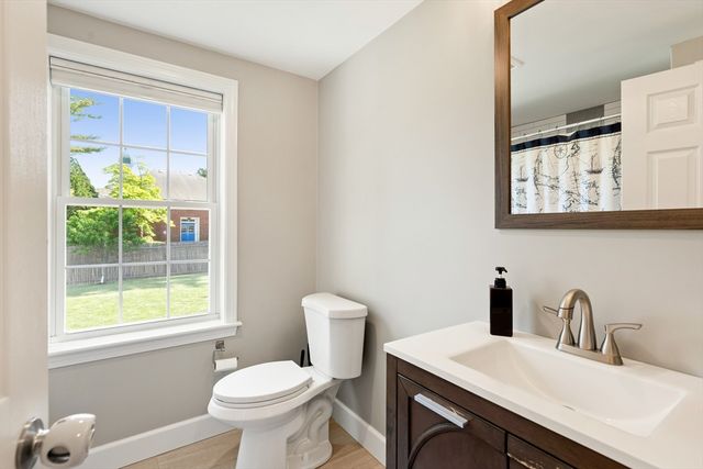 14 Bruce Ln, Wenham, MA 01984