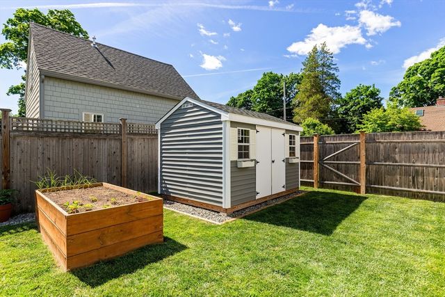 14 Bruce Ln, Wenham, MA 01984