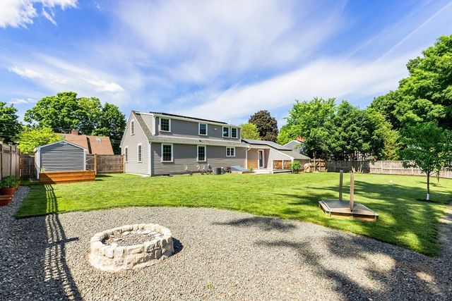 14 Bruce Ln, Wenham, MA 01984