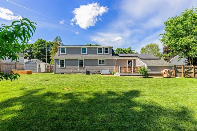 14 Bruce Ln, Wenham, MA 01984