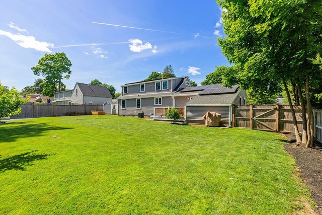 14 Bruce Ln, Wenham, MA 01984